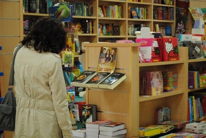 Los libros de series y de películas copan el 30% de las ventas de librerías de la capital