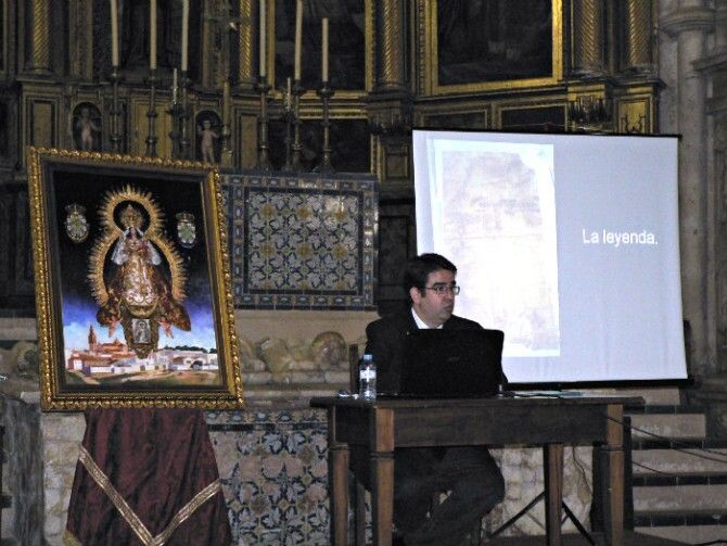 Moguer recuerda con devoción el 21 aniversario de la coronación de su patrona