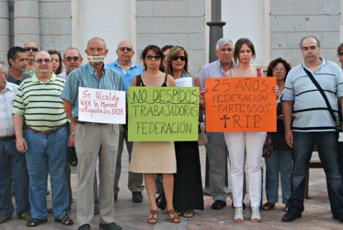 UGT muestra su apoyo a las asociaciones de vecinos en sus protestas por la deuda del Ayuntamiento