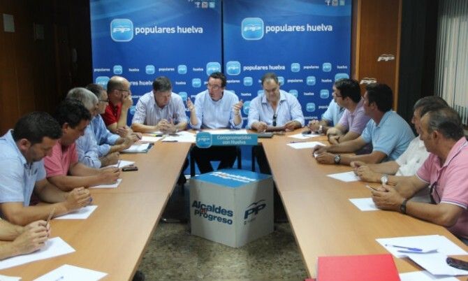 El PP intercederá ante el Ministerio de Agricultura para agilizar el trasvase del Condado
