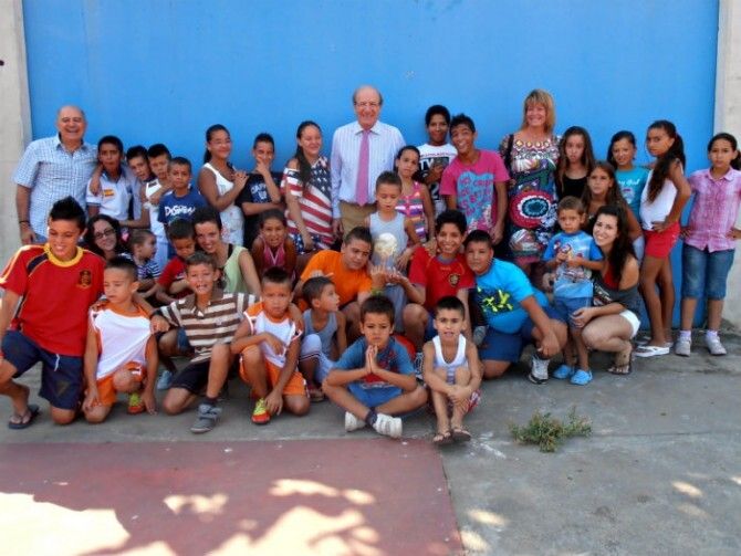 Más de 50 menores participan en el Campamento Urbano que el Ayuntamiento desarrolla en el Torrejón