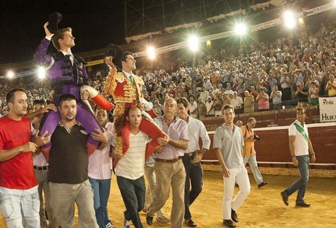 Puerta grande para una corrida de lujo