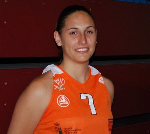 La escolta Alba García, nueva incorporación para el C.B. Conquero