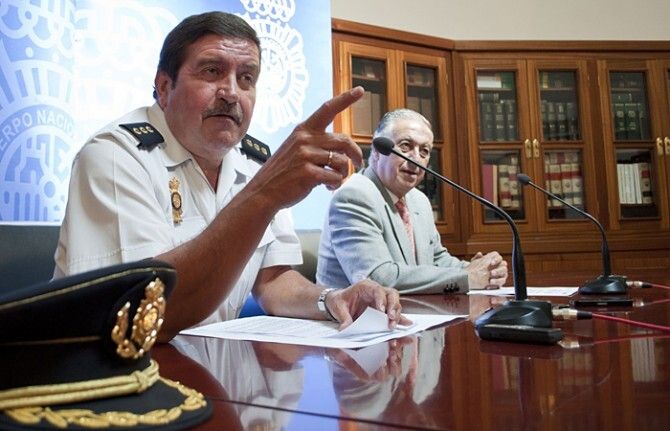 Detenidas nueve personas tras intervenir junto a la lonja hachís valorado en más de un millón de euros