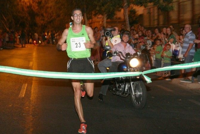 El Mehdi Laabar y Loli Ramírez, ganadores de la Carrera Nocturna