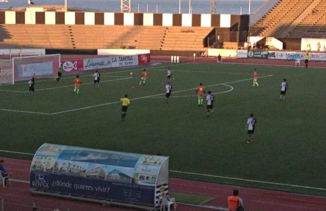 El San Roque revive los fantasmas de Cádiz (2-1)