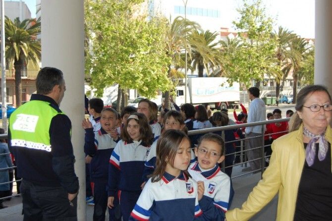 El Ayuntamiento activa el Plan Especial de Colegios de la Policía con el inicio de curso