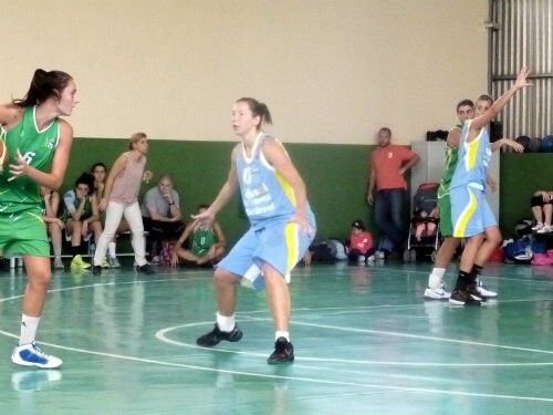 Triunfo del Conquero en su primer test (40-77)