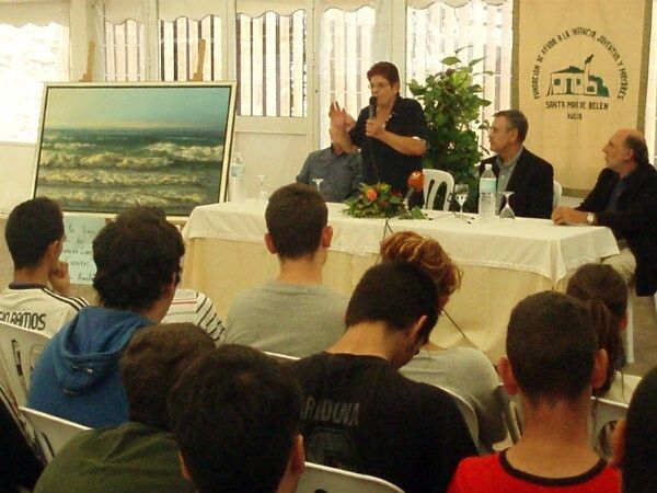 Enrique Romero Santana dona un cuadro a la Fundación Santa María de Belén