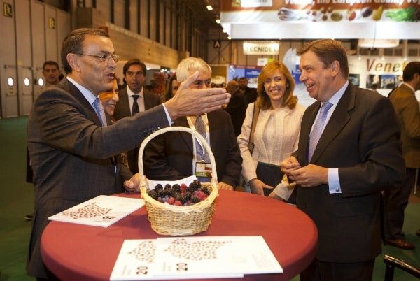 Caraballo destaca el 'empuje y la calidad' del sector fresero onubense como claves para su internacionalización