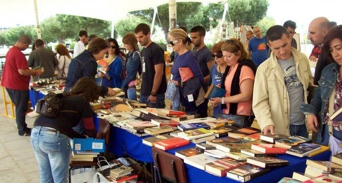 Libros usados que contribuyen a ‘tejer culturas’