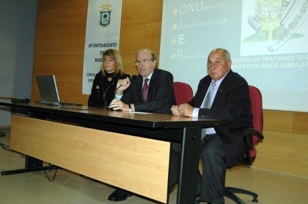 Anoujer destaca la importancia de la ayuda mutua en la rehabilitación de los ludópatas