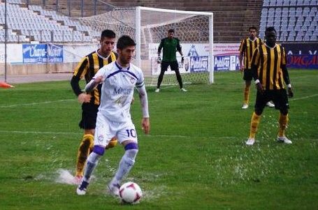 Dos penaltis castigan al San Roque en Jaén (3-2)