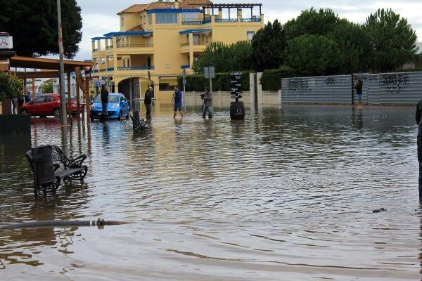 La lluvia provoca inundaciones en distintos puntos de la provincia