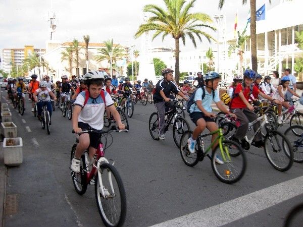 El Ayuntamiento anima a los escolares a utilizar la bicicleta