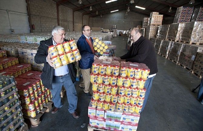 Investigan a una asociación que cobra por repartir la comida del Banco de Alimentos