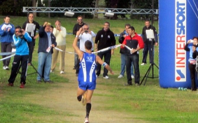 Adrián Andivia y María José López triunfan en el Cross Parque Moret