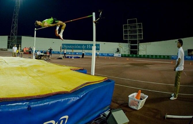 Dimitrik logra en Huelva la mejor marca mundial del año en altura (2,35)
