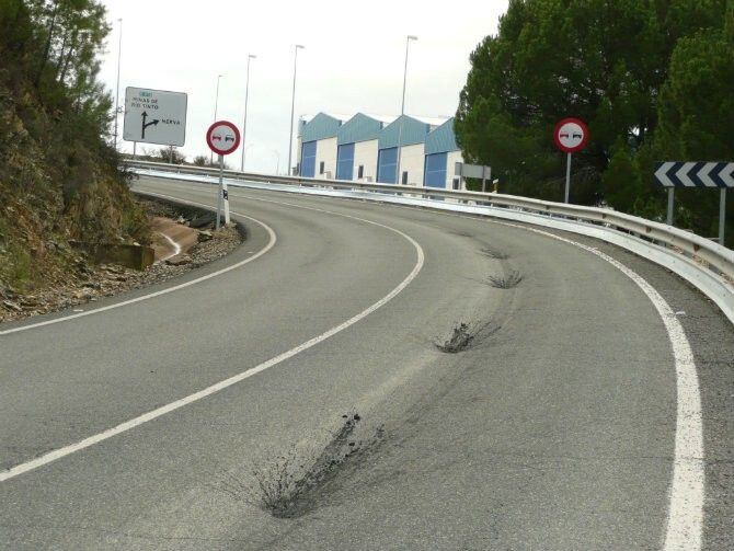 Ecologistas en Acción alerta de un nuevo derrame de residuos tóxicos en la carretera de Nerva