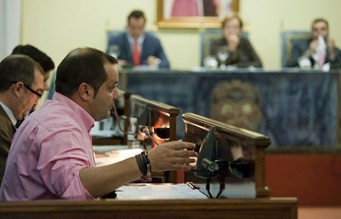 IU asegura que no hay un acuerdo cerrado aún con el PSOE para apoyar los presupuestos de la Diputación