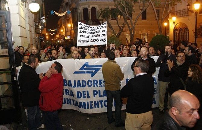 El comité de huelga de Emtusa protestará en el pleno del miércoles tras mantener el Ayuntamiento su postura