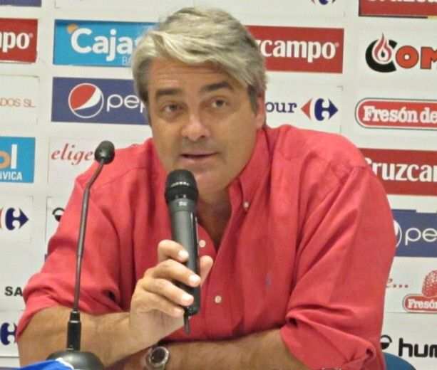 Iturbe, sobre Álvaro González: 'Estamos negociando con el Alcoyano una cesión con opción de compra'