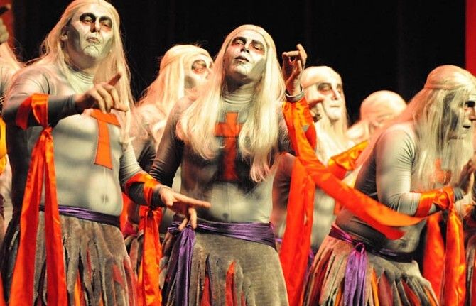 Un conjuro en forma de bellas coplas hechiza al Gran Teatro