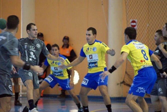 El PAN Moguer da un salto en la tabla en Tenerife (20-30)