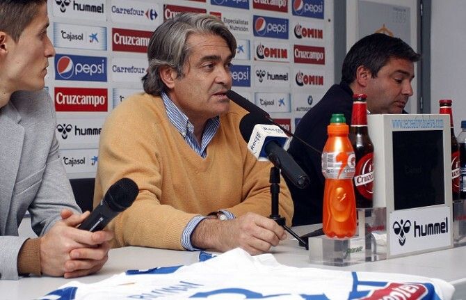 La primera plantilla albiazul se queda al final con 26 futbolistas