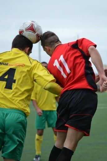 El Ayamonte se complica la vida cayendo con el Conil (1-2)