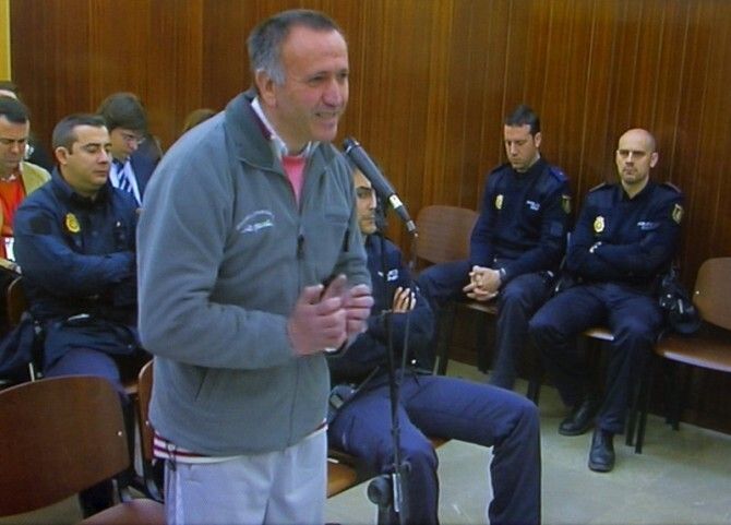 Santiago del Valle pide al Congreso el indulto total de su condena