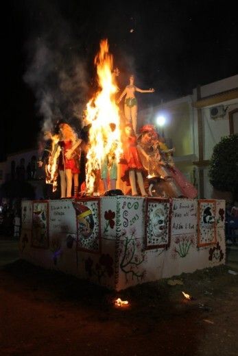 La cremá, punto y final de las fallas en honor a San José en San Juan del Puerto