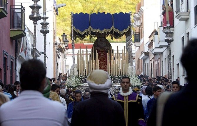 Dolores enciende la Pasión onubense