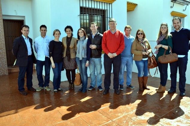 El Ayuntamiento de Palos entrega las llaves de las primeros adosados de Ciudad Joven II
