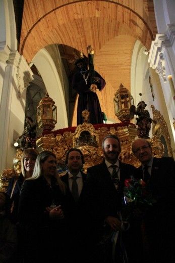 Tradicional ofrenda a las protagonistas de la jornada