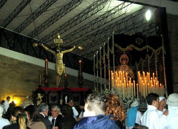 Breve salida del Santo Cristo del Mar de Punta Umbría debido a la lluvia