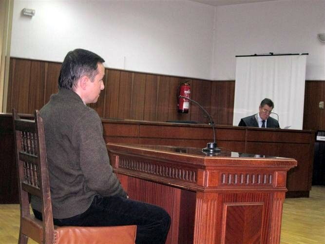 Bretón dice que es 'totalmente falso' que diera un bofetón a su hijo
