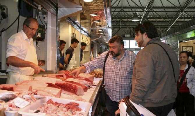 El chef y gastrónomo australiano Frank Camorra descubre los encantos de la cocina de Huelva