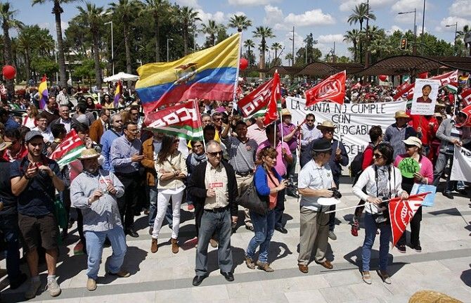 Huelva se manifiesta “porque las personas están antes que el déficit'