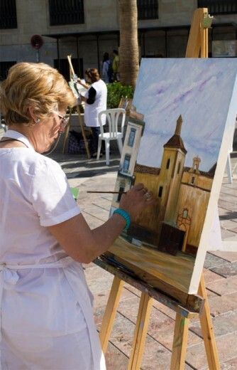 El primer Certamen de Pintura Rápida inaugura en la plaza de las Monjas la Semana del Mayor