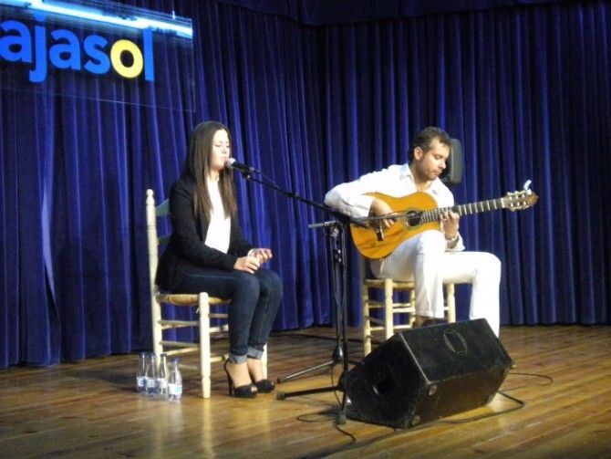 Andrés Fernández y Mari Ángeles González derrochan arte en el IX Ciclo 'Jóvenes Flamencos de Huelva'