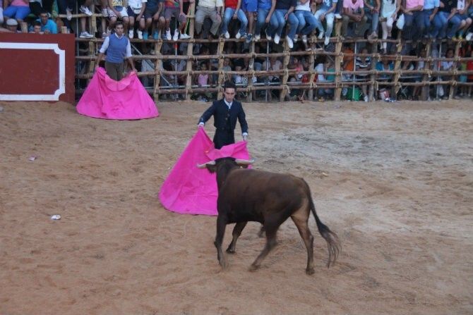 Masiva afluencia de público en la segunda tarde de Cuadri en San Juan del Puerto