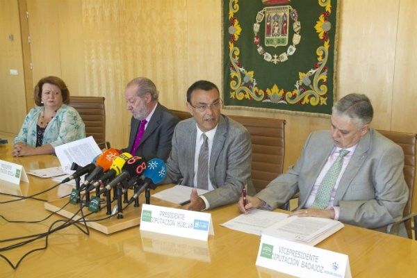 Caraballo pide celeridad al Gobierno para poder destinar el superávit de la Diputación a inversiones