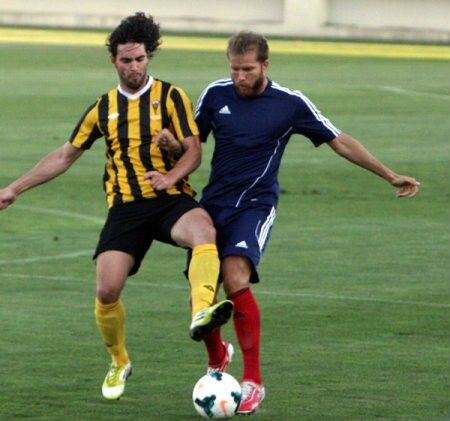El San Roque le provoca el primer dolor de cabeza a Sergi (3-0)