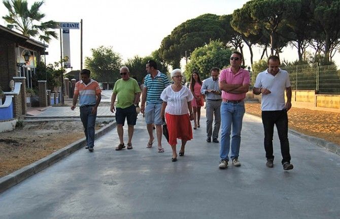 La inauguración en Hinojos de la calle Los Centenales pone fin a 30 años de súplicas