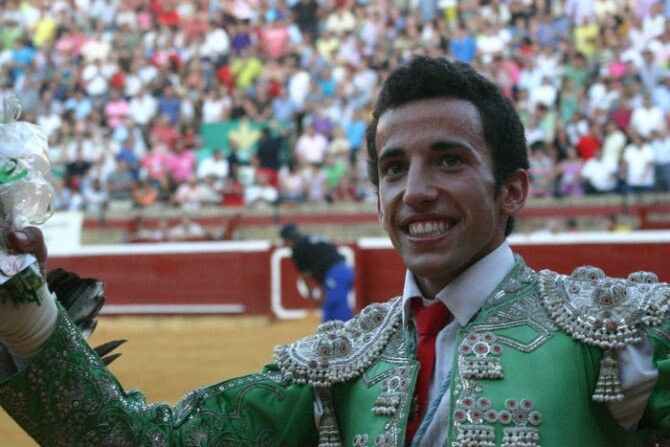 Ilusionados jóvenes para abrir la feria