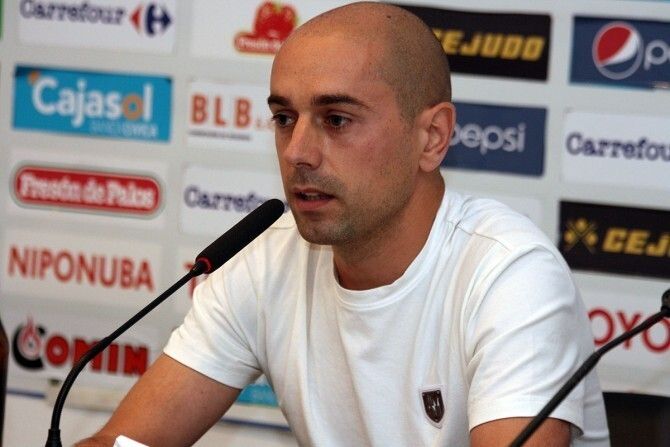 Aitor pasa a formar parte de la Escuela de Fútbol Base del Avilés
