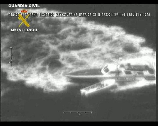 La Guardia Civil intercepta dos embarcaciones que transportaban 1.260 kilos de hachís