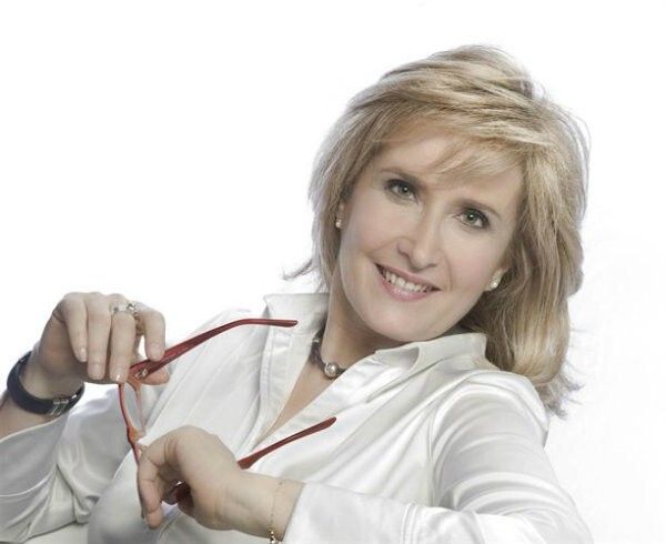 Nieves Herrero presenta este lunes en Punta Umbría 'Lo que escondían sus ojos', su última novela