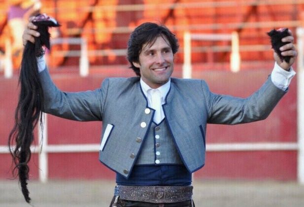 Andrés Romero corta cuatro orejas y un rabo en Castuera